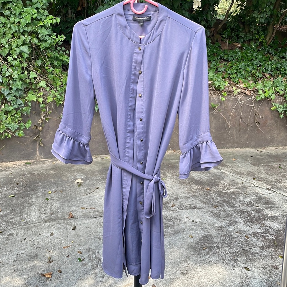 Button up shirt dress in gray with bronze colored buttons and tie 6